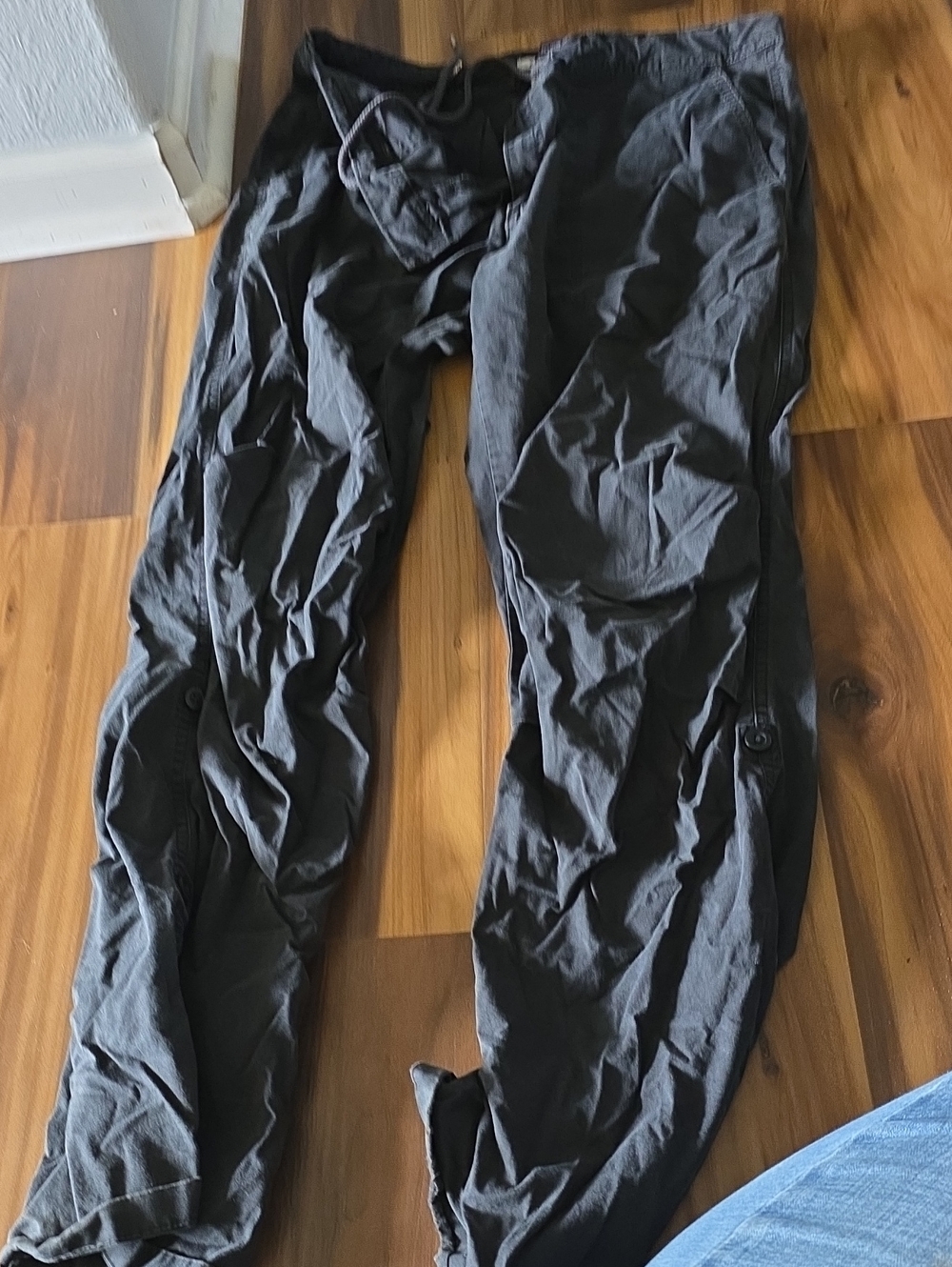 GAP Women's Black Cargo Drawstring Pants